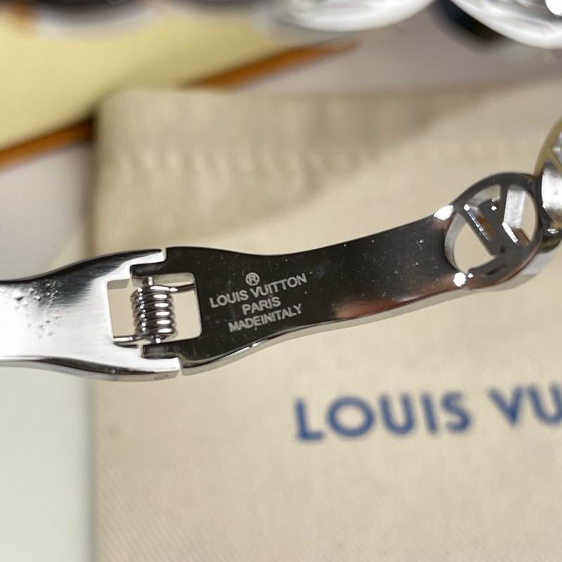 LV Bracelet  05yxs247 (3)