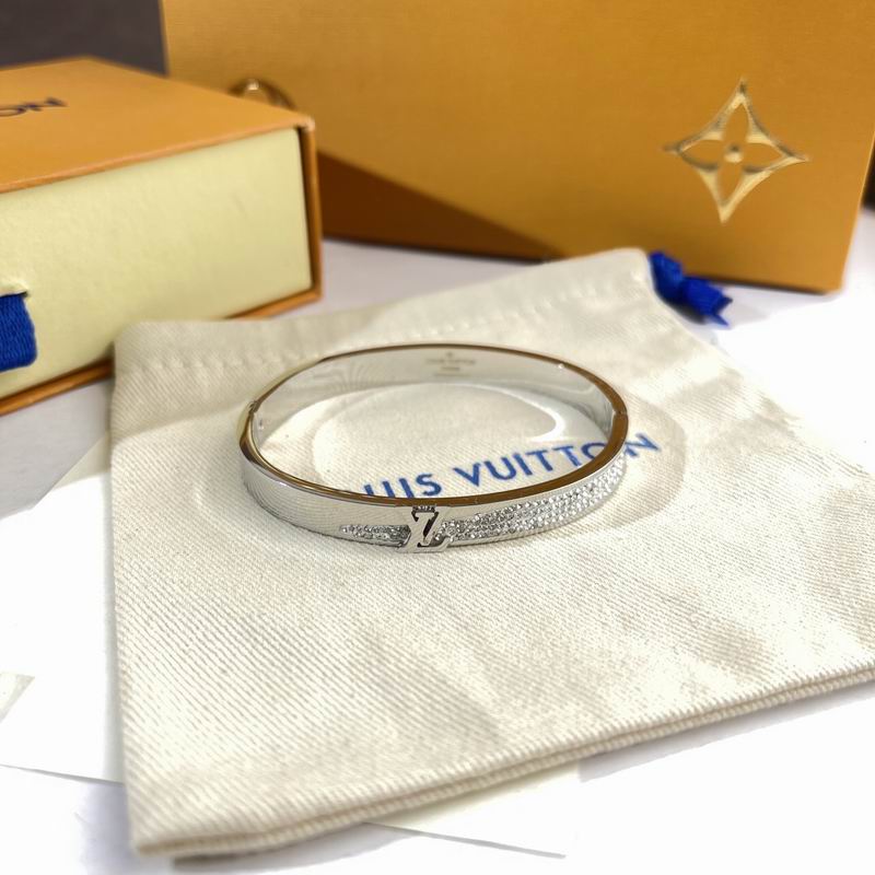 LV Bracelet  05yxs248 (2)