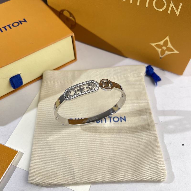 LV Bracelet  05yxs252 (2)