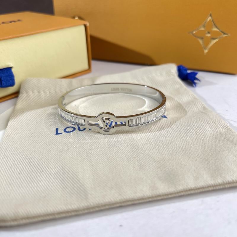 LV Bracelet  05yxs255 (2)