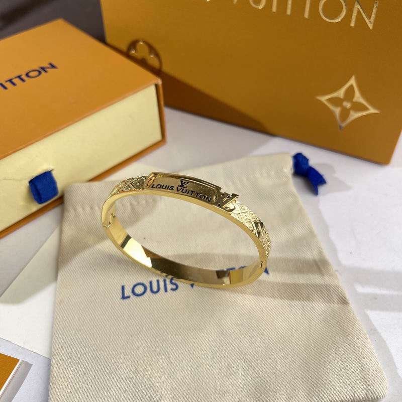LV Bracelet  05yxs256 (2)