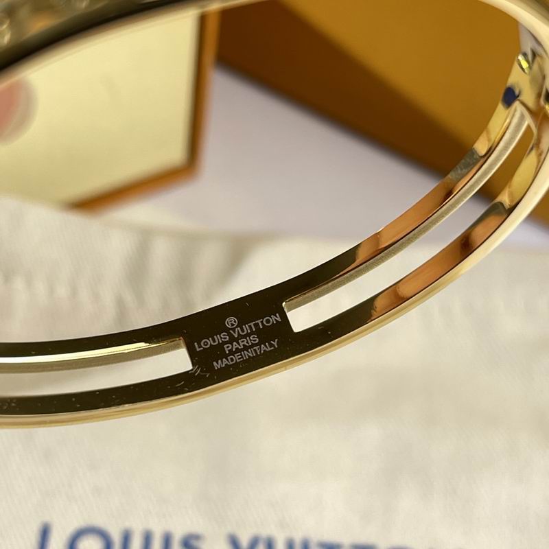 LV Bracelet  05yxs258 (3)