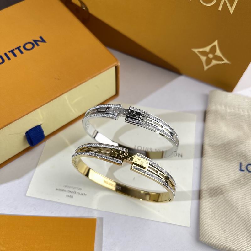 LV Bracelet  05yxs274 (1)