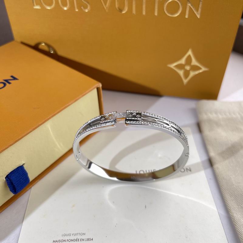 LV Bracelet  05yxs274 (3)