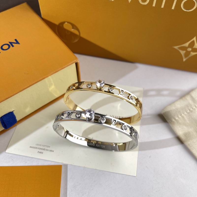 LV Bracelet  05yxs276 (1)