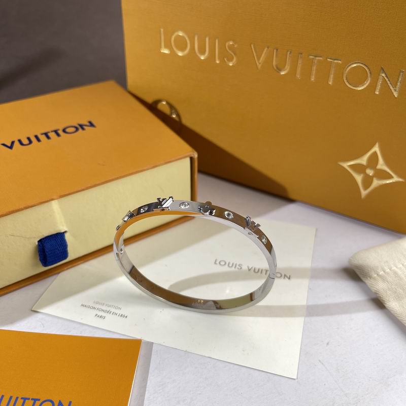 LV Bracelet  05yxs277 (2)