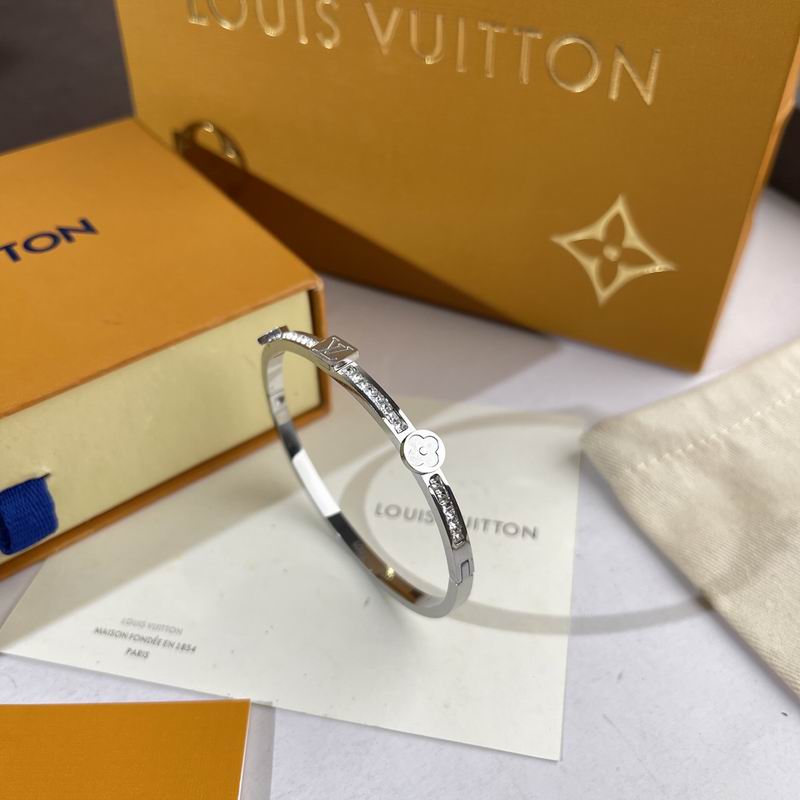 LV Bracelet  05yxs279 (3)