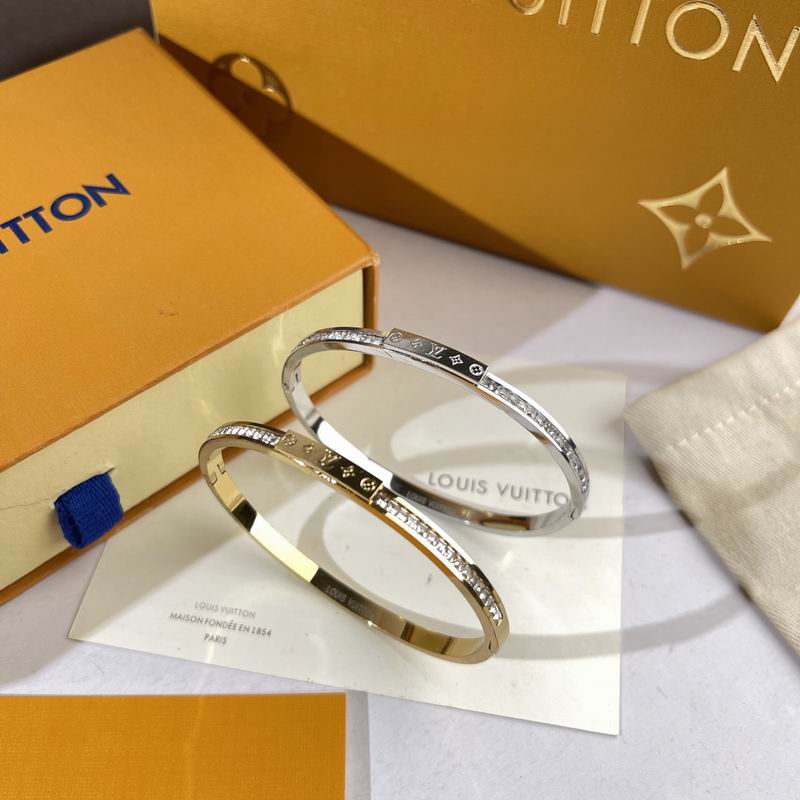 LV Bracelet  05yxs280 (1)