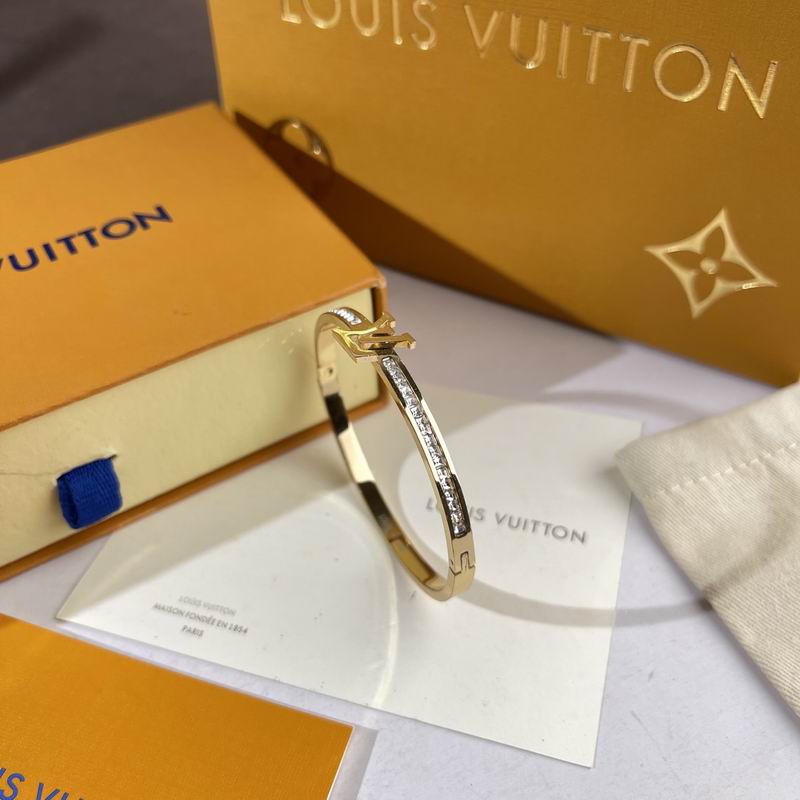 LV Bracelet  05yxs281 (3)