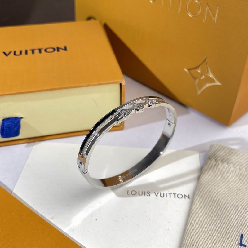 LV Bracelet  05yxs287 (3)