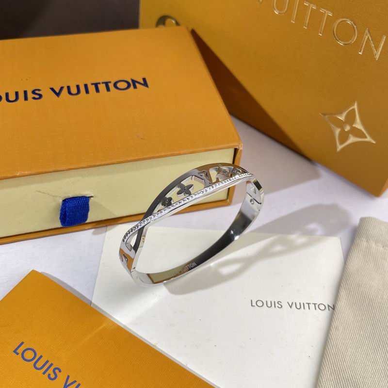 LV Bracelet  05yxs288 (4)