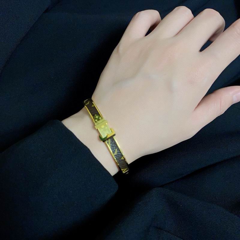 LV Bracelet  05yxs289 (2)