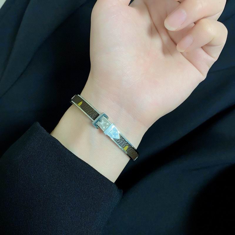 LV Bracelet  05yxs289 (3)