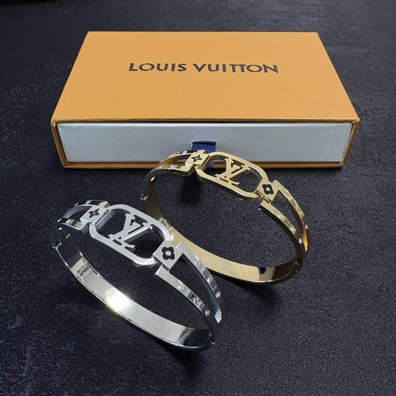 LV Bracelet  05yxs291 (1)