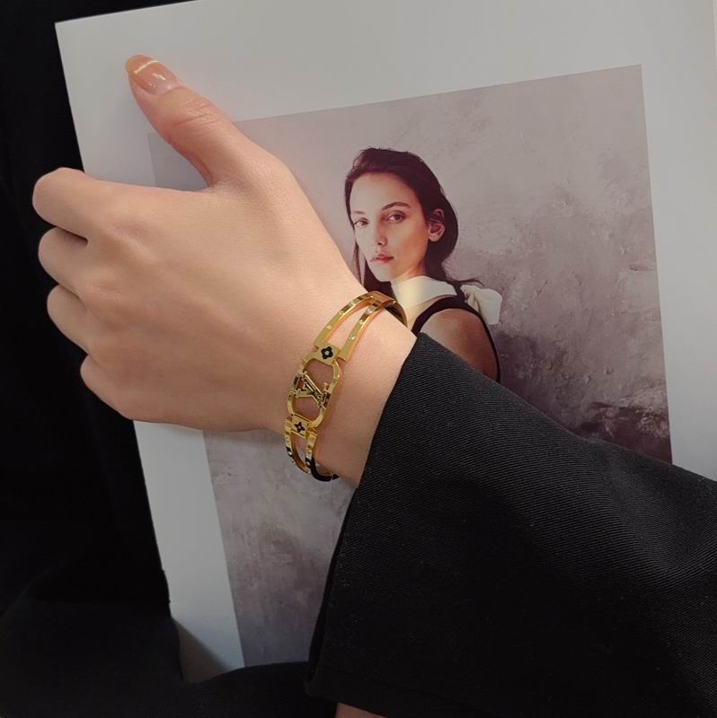 LV Bracelet  05yxs291 (3)