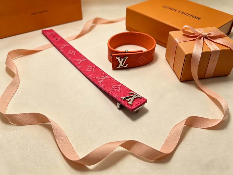 LV Bracelet  05yxs299 (3)