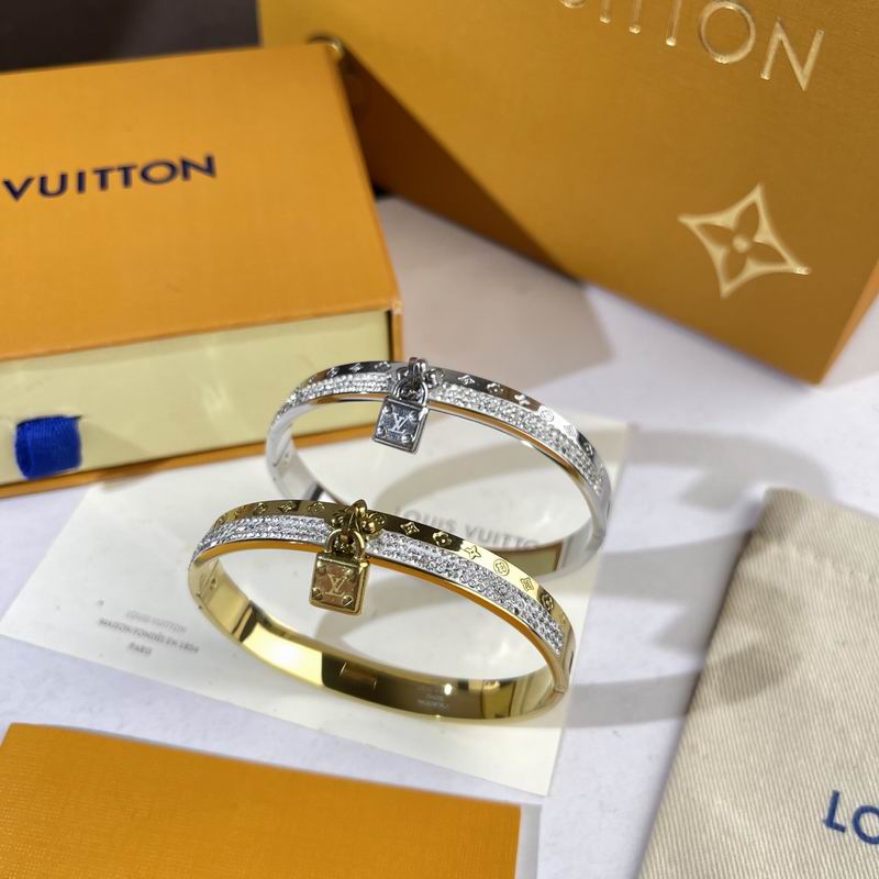 LV Bracelet  05yxs302 (1)