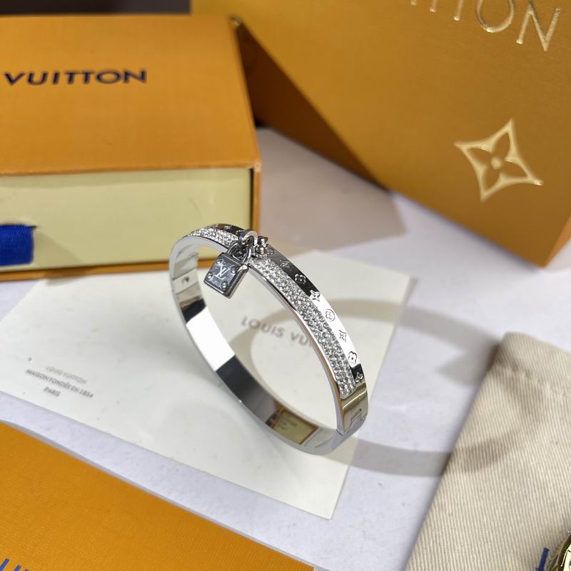 LV Bracelet  05yxs302 (2)