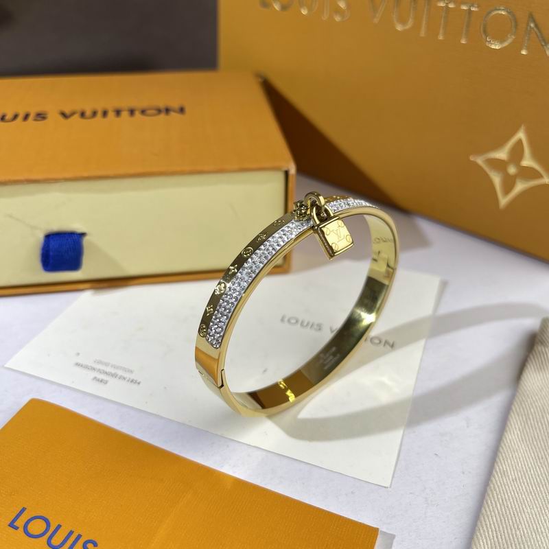 LV Bracelet  05yxs302 (3)