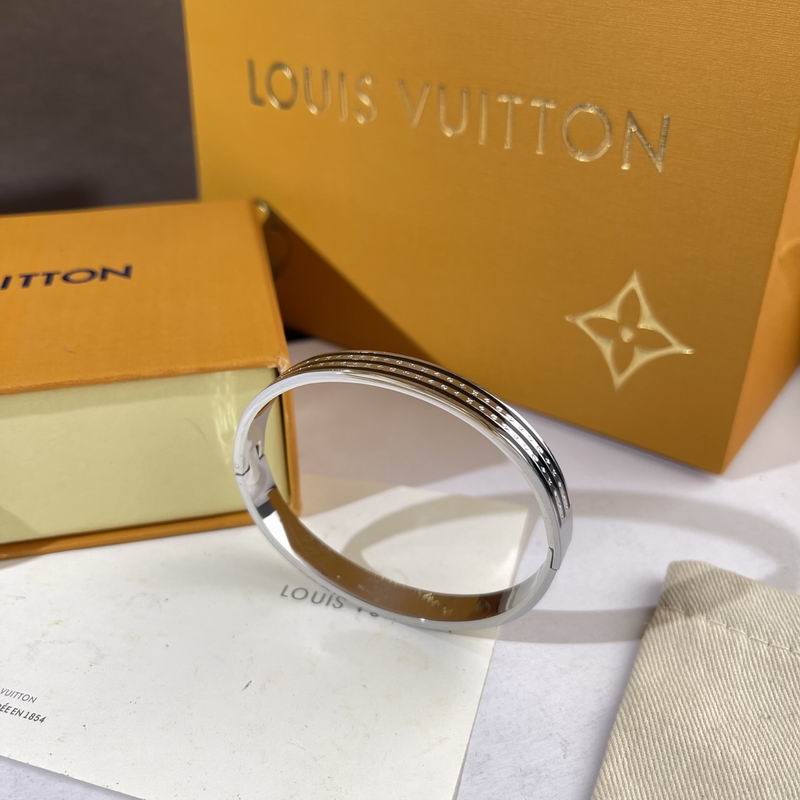 LV Bracelet  05yxs303 (2)