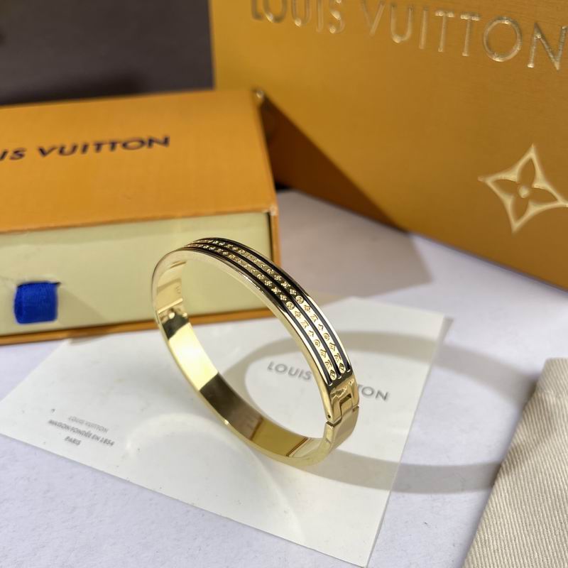 LV Bracelet  05yxs303 (3)