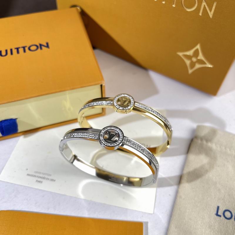 LV Bracelet  05yxs304 (1)