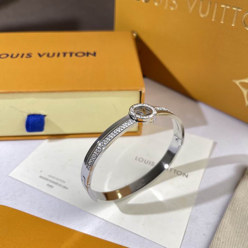 LV Bracelet  05yxs304 (3)
