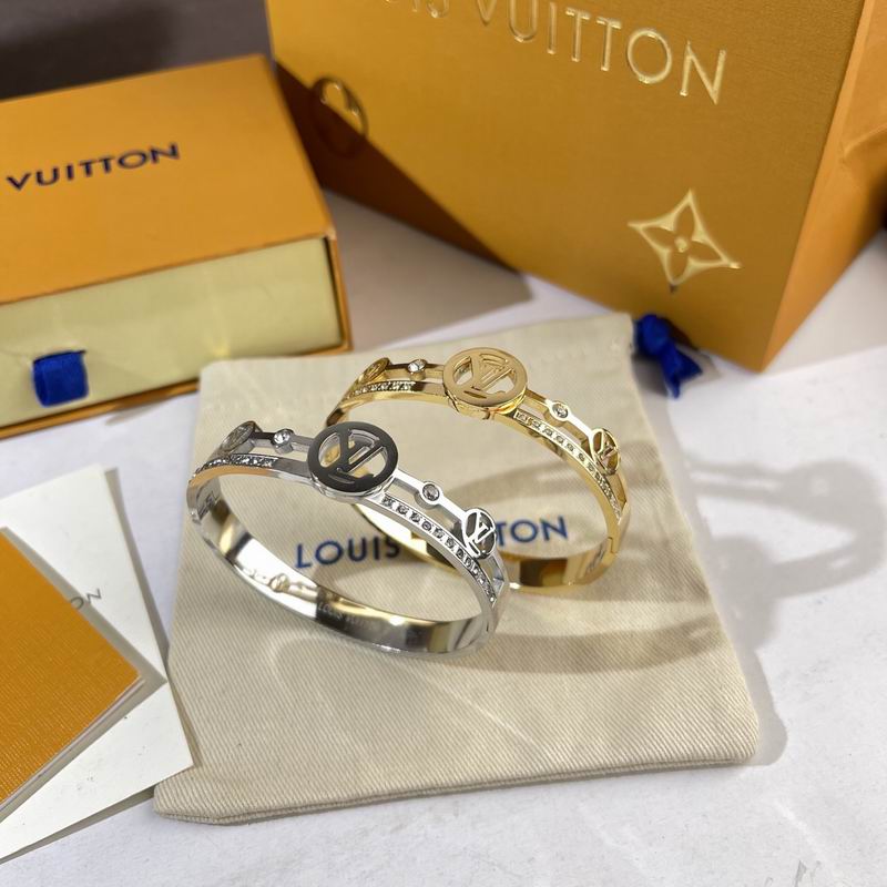 LV Bracelet  05yxs307 (1)