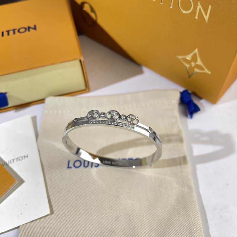 LV Bracelet  05yxs309 (2)