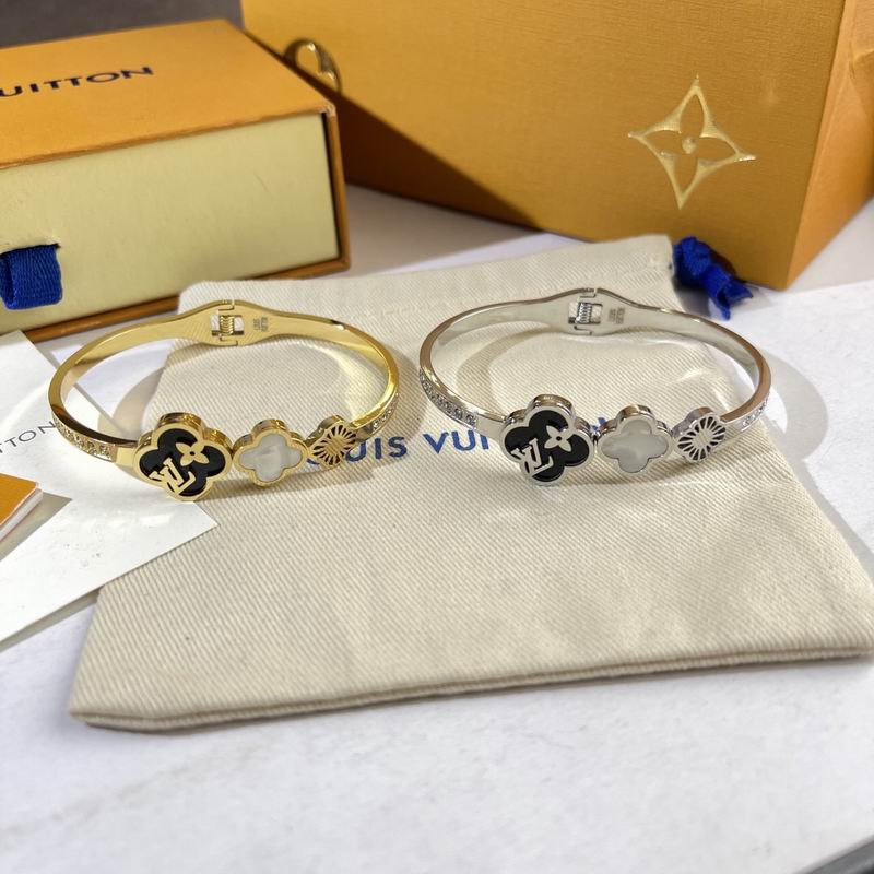 LV Bracelet  05yxs311 (1)