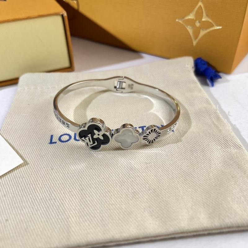 LV Bracelet  05yxs311 (2)