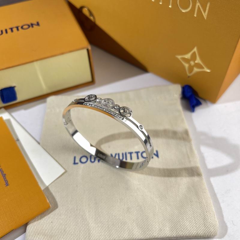 LV Bracelet  05yxs312 (2)