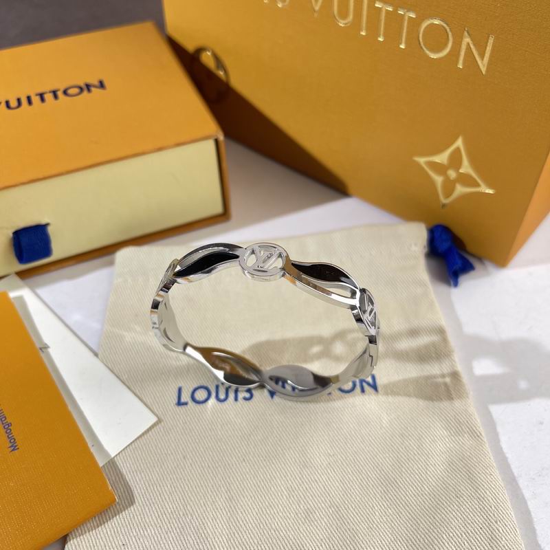 LV Bracelet  05yxs313 (2)