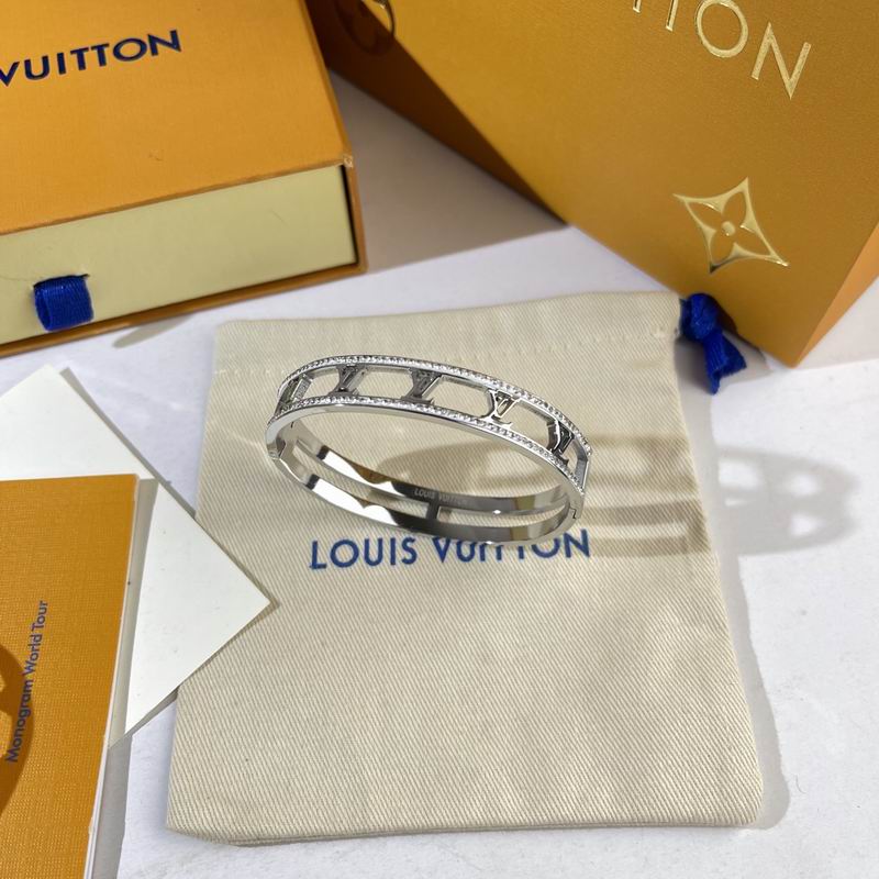 LV Bracelet  05yxs315 (2)