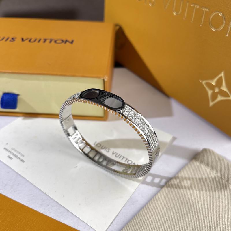 LV Bracelet  05yxs318 (2)