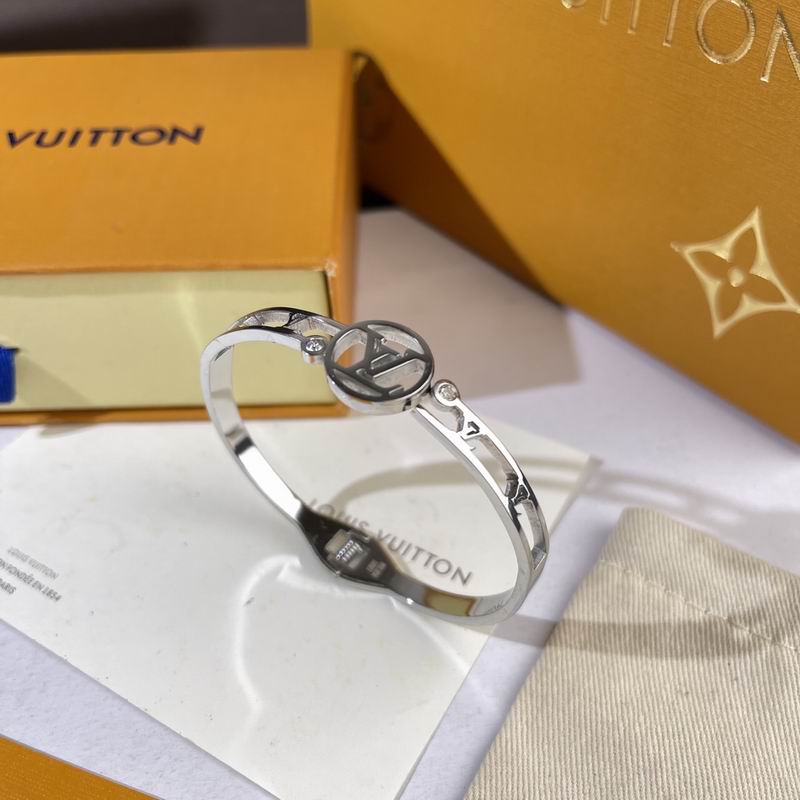 LV Bracelet  05yxs319 (2)
