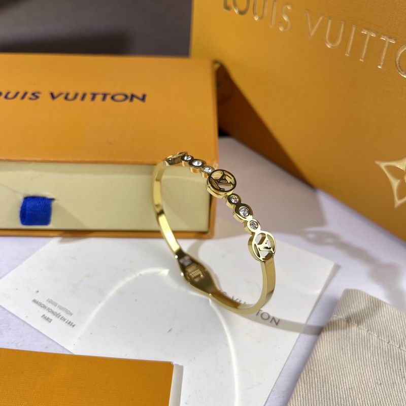 LV Bracelet  05yxs320 (2)