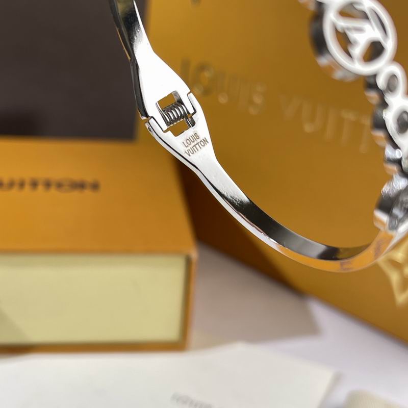 LV Bracelet  05yxs320 (4)