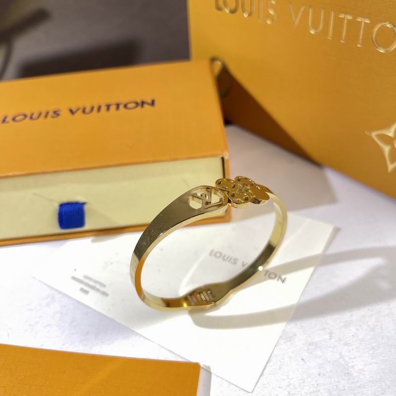LV Bracelet  05yxs321 (3)