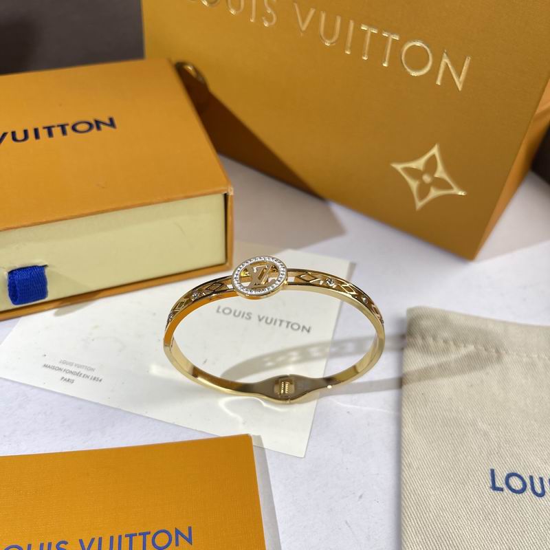 LV Bracelet  05yxs322 (1)