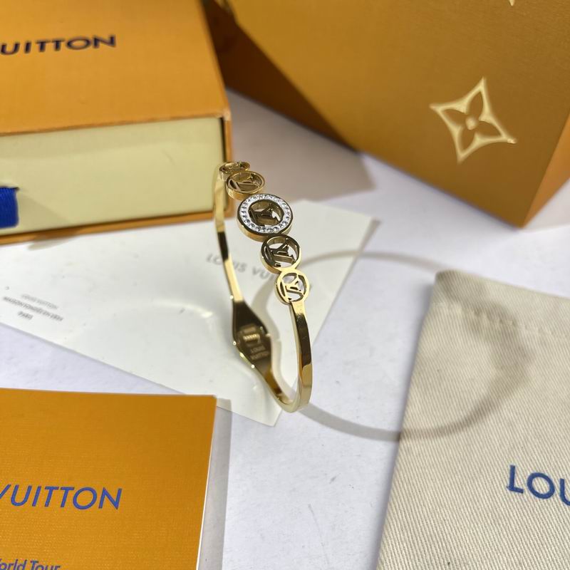 LV Bracelet  05yxs323 (2)