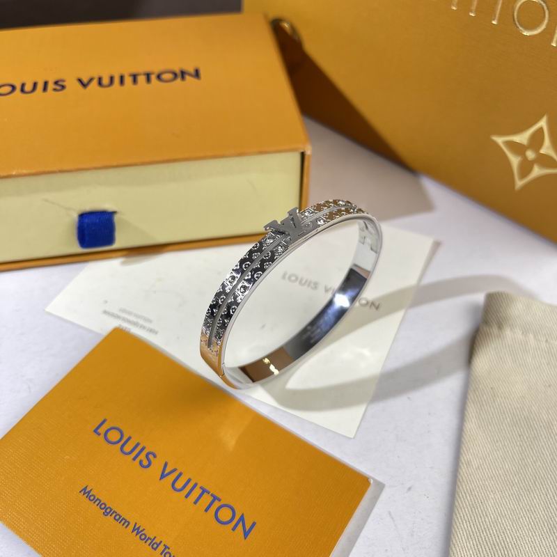 LV Bracelet  05yxs325 (3)