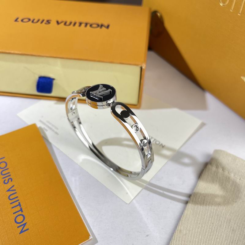 LV Bracelet  05yxs327 (2)