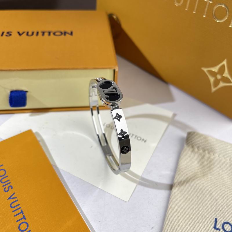 LV Bracelet  05yxs328 (2)