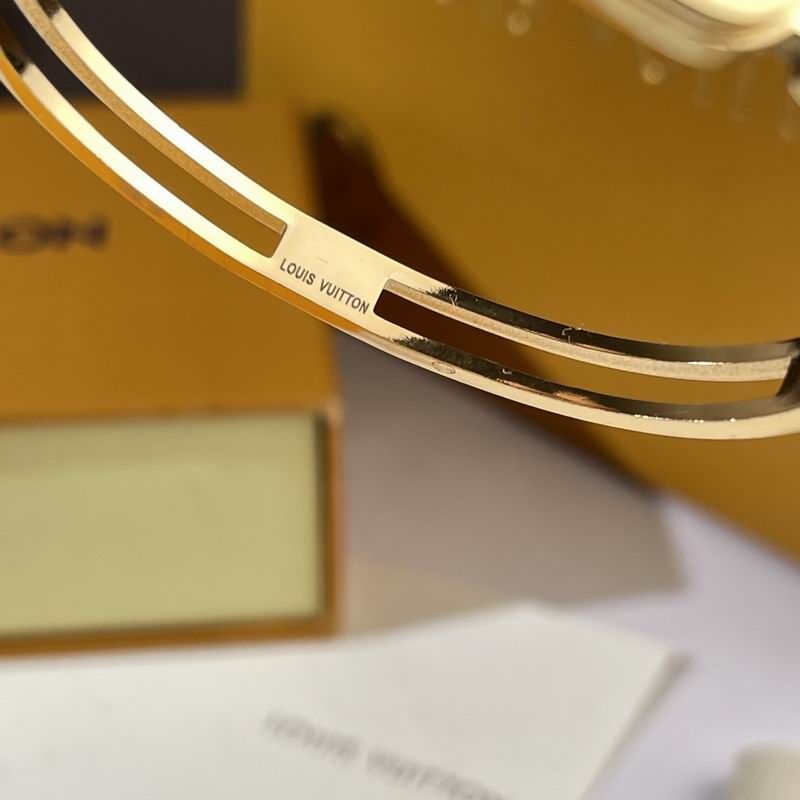 LV Bracelet  05yxs328 (4)