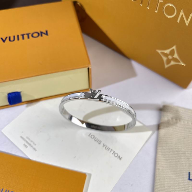LV Bracelet  05yxs331 (1)