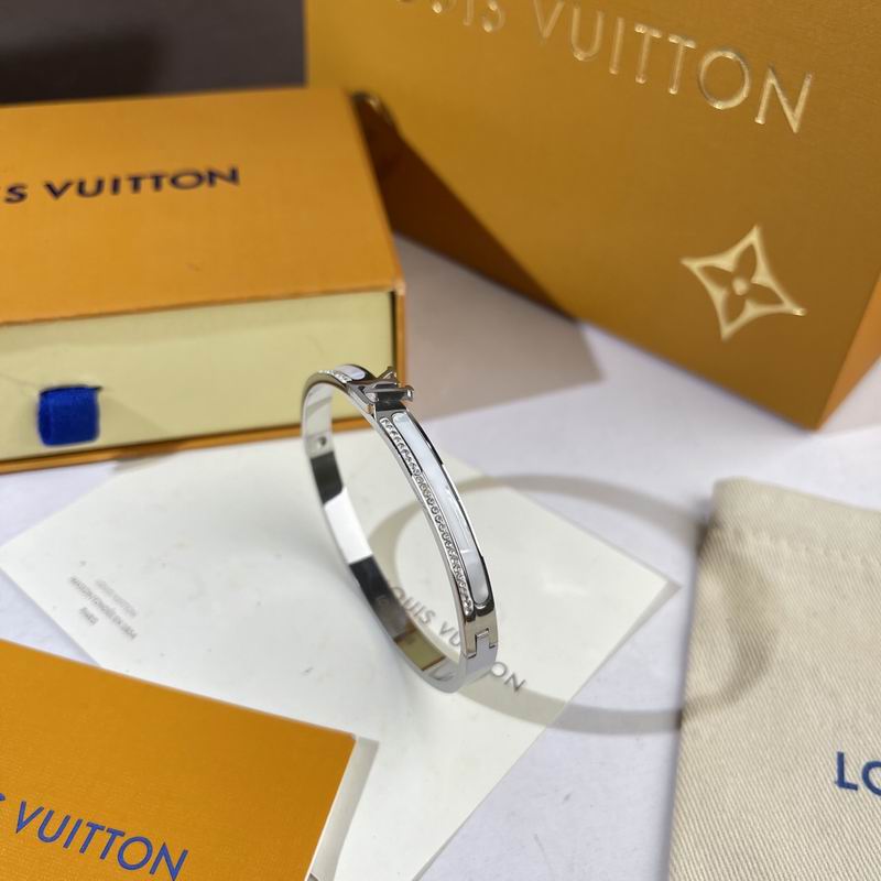 LV Bracelet  05yxs331 (2)