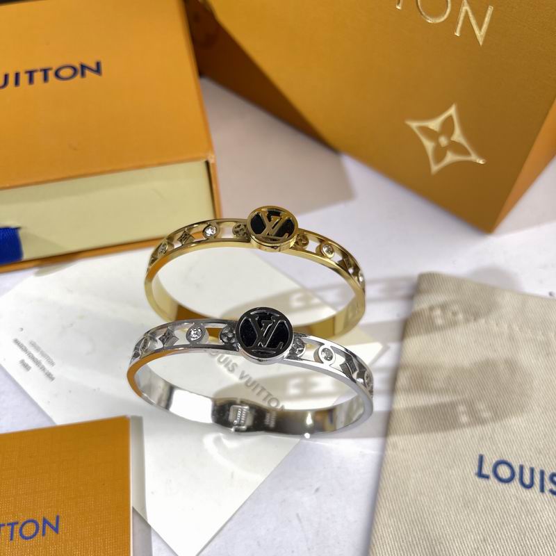 LV Bracelet  05yxs333 (1)