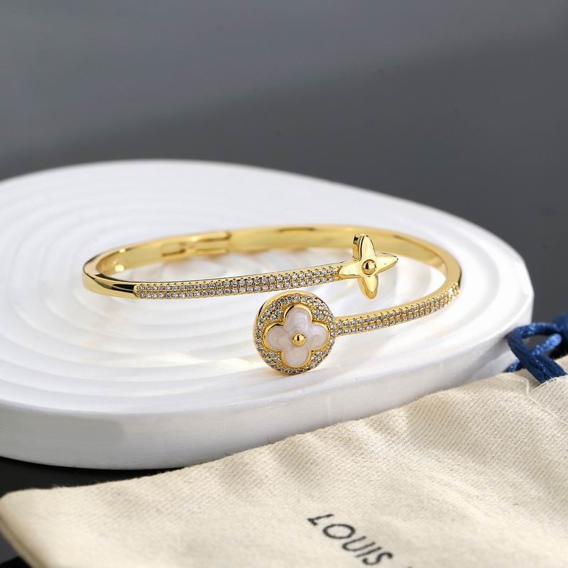 LV Bracelet  05yxs343 (1)