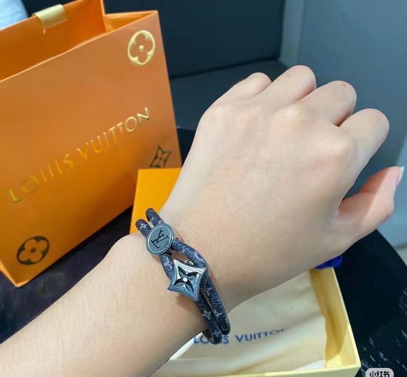 LV Bracelet  05yxs346 (5)
